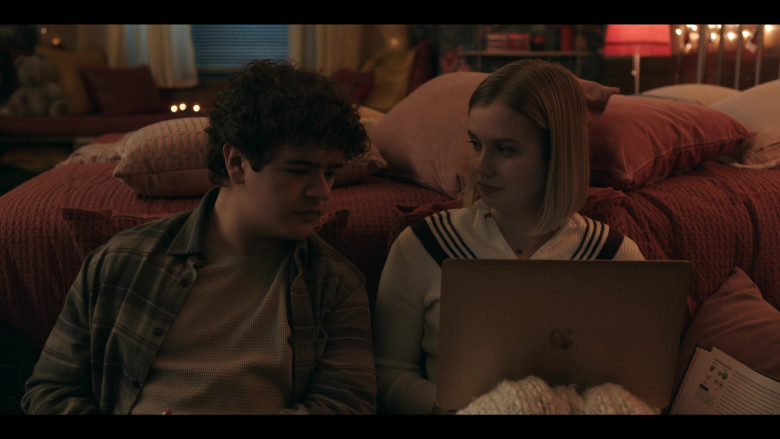 Apple MacBook Laptop of Angourie Rice in Honor Society (5)