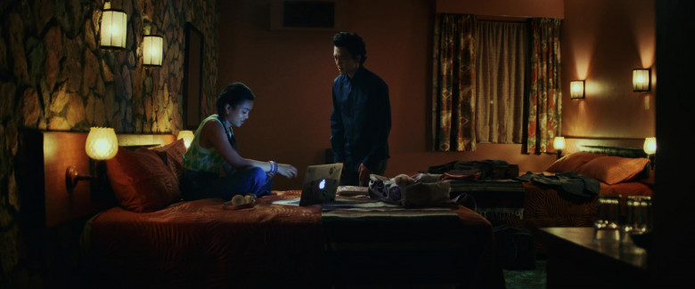 Apple MacBook Laptop of Mia Isaac of Wally Park in Don’t Make Me Go (2022)