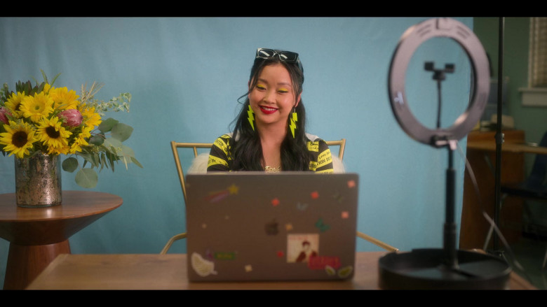 Apple MacBook Pro Laptop Used by Lana Condor as Erika in Boo, Bitch S01E07 Bad Bitch (1)