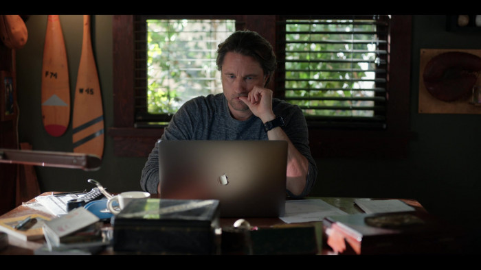 Apple MacBook Pro Laptop of Martin Henderson as Jack Sheridan in Virgin River S04E09 Bombshells (2022)