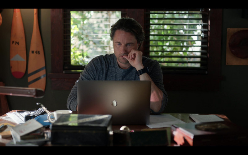 Apple MacBook Pro Laptop of Martin Henderson as Jack Sheridan in Virgin River S04E09 Bombshells (2022)