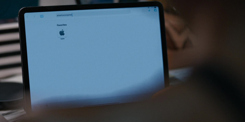 Apple iPad Tablet in Surface S01E02 Muscle Memory (2022)