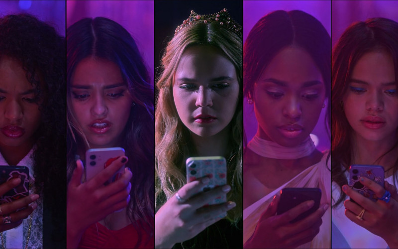 Apple iPhone Smartphone of Bailee Madison as Imogen Adams in Pretty Little Liars Original Sin S01E02 Chapter Two The Spirit Qu