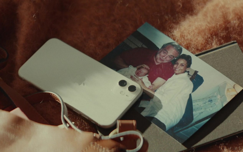 Apple iPhone Smartphone of Katie Holmes as June in Alone Together (2022)