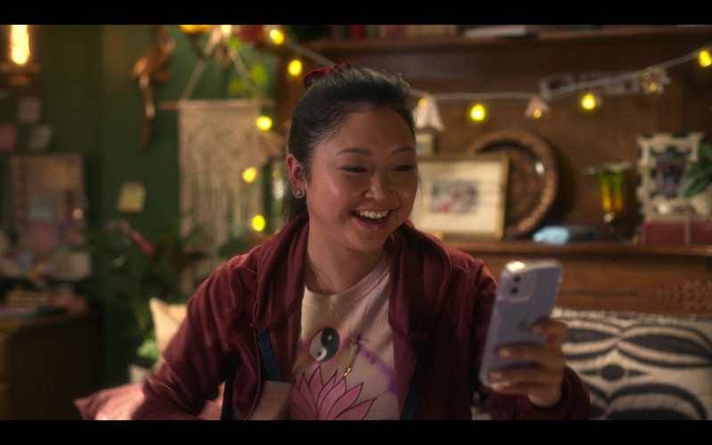 Apple iPhone Smartphone of Lana Condor as Erika in Boo, Bitch S01E02 Resting Bitch Face (2022)
