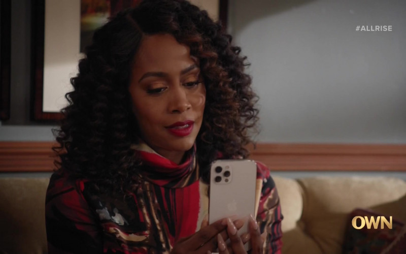 Apple iPhone Smartphone of Simone Missick as Judge Lola Carmichael in All Rise S03E08 Lola Through the Looking Glass (2022)