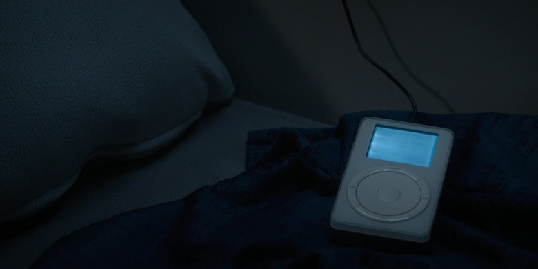 Apple iPod Media Player in For All Mankind S03E06 New Eden (2021)