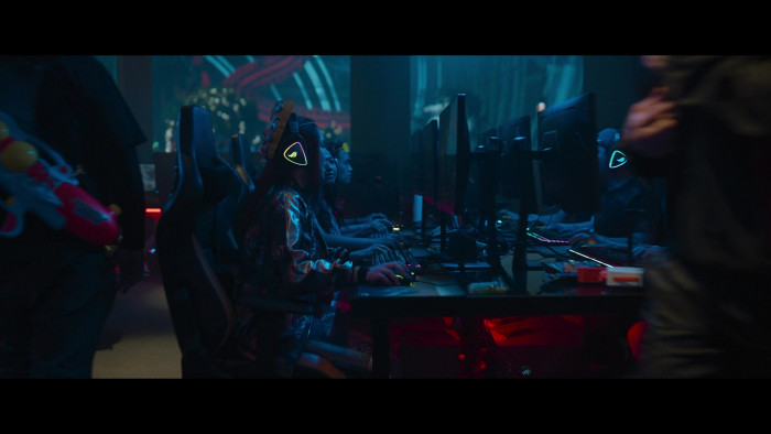 Asus ROG Headsets in The Gray Man (1)