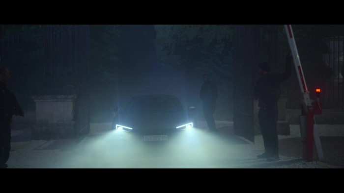 Audi R8 Car in The Gray Man (2)