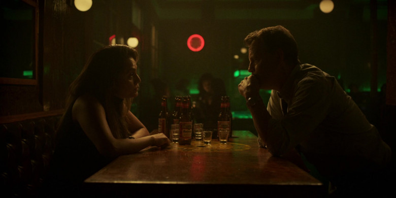 Budweiser Beer in Black Bird S01E03 Hand to Mouth (1)