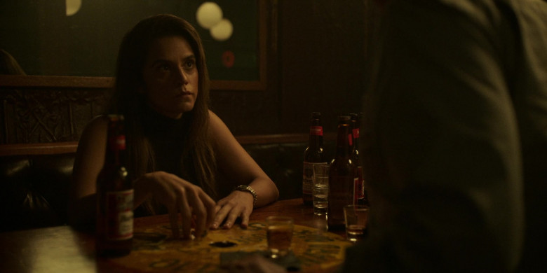 Budweiser Beer in Black Bird S01E03 Hand to Mouth (3)