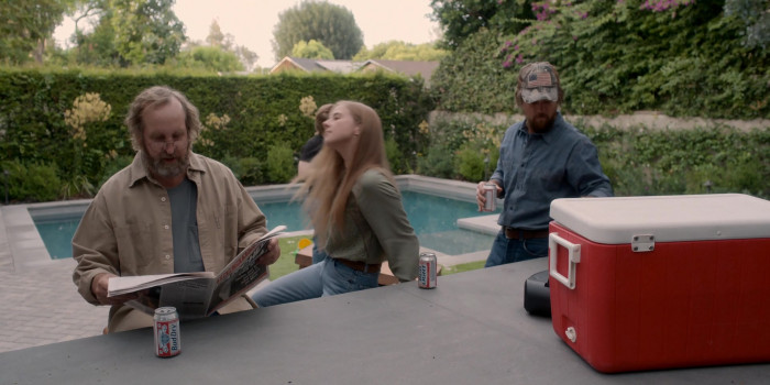 Budweiser Bud Dry and Bud Light Beer Cans in For All Mankind S03E07 Bring It Down (2022)