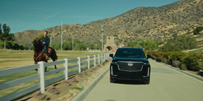 Cadillac Escalade Car in Loot S01E07 French Connection (2)