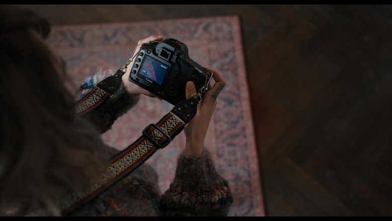 Canon Camera of Cara Delevingne as Alice in Only Murders in the Building S02E06 Performance Review (2)