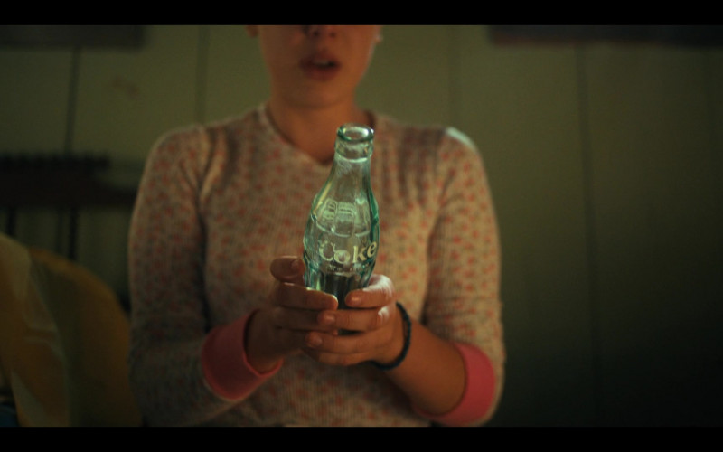 Coca-Cola Coke Bottle Used by Millie Bobby Brown as Eleven – Jane Hopper (‘El’) in Stranger Things S04E09 2022 (2)