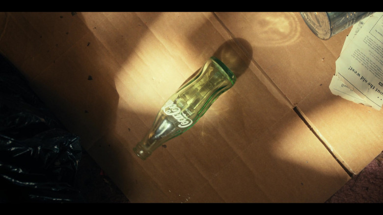 Coca-Cola Coke Bottle Used by Millie Bobby Brown as Eleven – Jane Hopper (‘El') in Stranger Things S04E09 2022 (4)