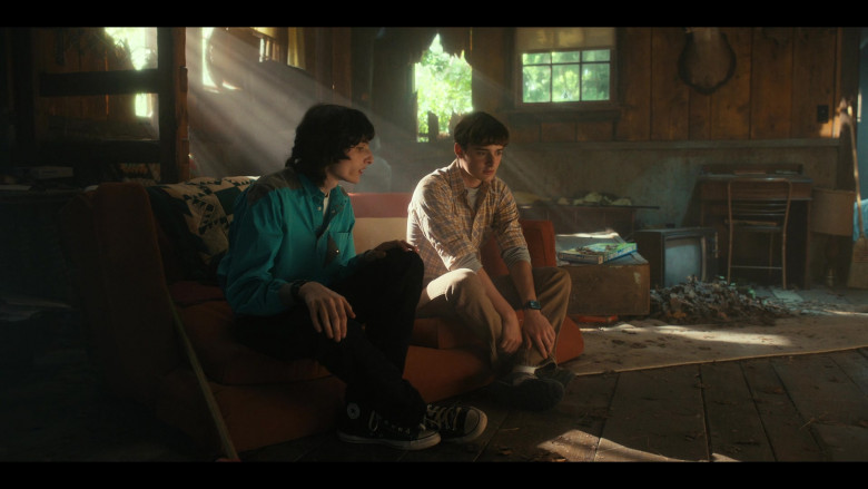 Converse Hi Shoes of Finn Wolfhard as Mike Wheeler in Stranger Things S04E09 Chapter Nine The Piggyback (2022)