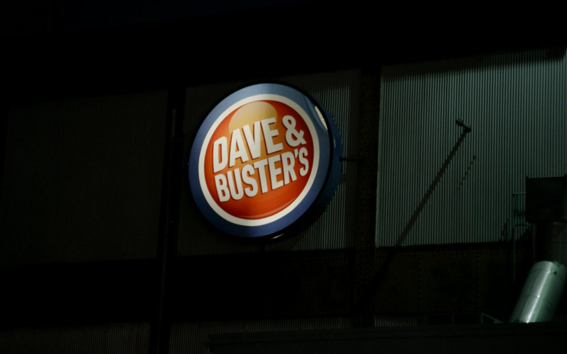 Dave & Buster's Restaurant in Players S01E08 "Philadelphia" (2022)