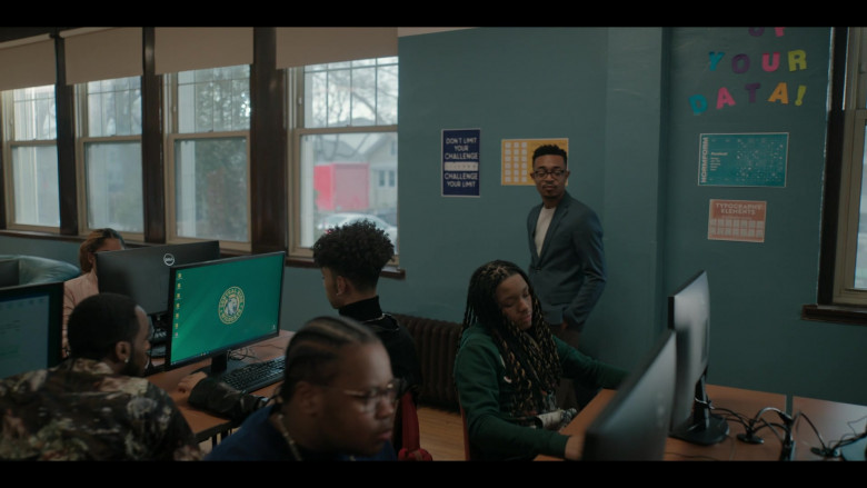 Dell Monitors in The Chi S05E03 This Christmas (1)