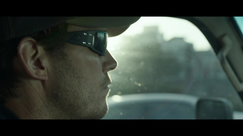 Gatorz Sunglasses of Chris Pratt as Lt. Commander James Reece in The Terminal List S01E03 Consolidation (2022)