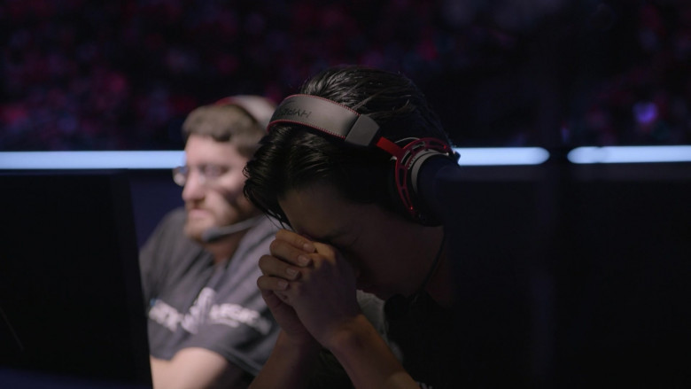 HyperX Headsets in Players S01E10 Confidence Man (2)