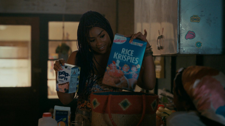 Kellogg’s Pop Tarts and Rice Krispies Breakfast Cereal in Paper Girls S01E06 Matinee (2022)