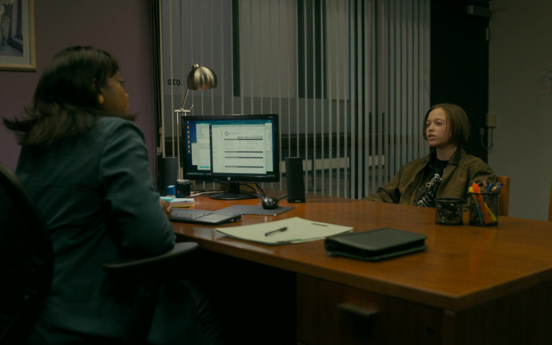 LG Monitor and Dell Speakers in Paper Girls S01E03 Blue Tongues Don't Lie (2022)