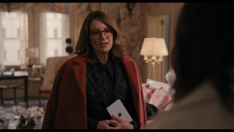 Microsoft Surface Duo Tablet of Tina Fey as Cinda Canning in Only Murders in the Building S02E06 Performance Review (1)