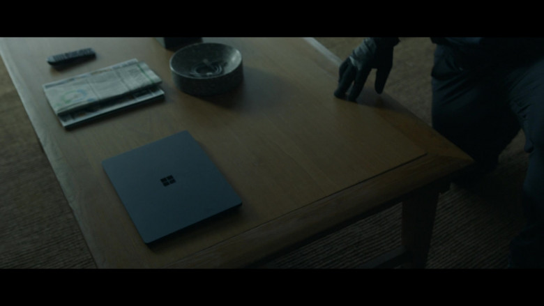 Microsoft Surface Laptop in The Terminal List S01E02 Encoding (2022)