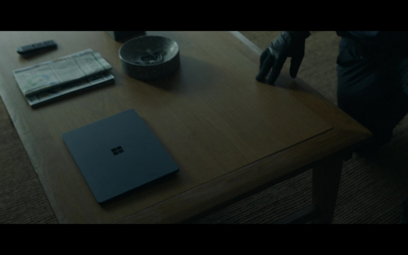 Microsoft Surface Laptop in The Terminal List S01E02 Encoding (2022)
