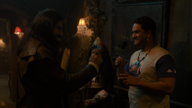 New York Mets Baseball Team T-Shirt and Coors Light Logo in What We Do in the Shadows S04E02 The Lamp (2022)