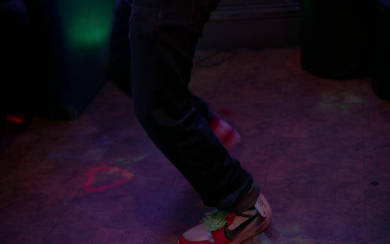 Nike Sneakers in Players S01E10 Confidence Man (2)