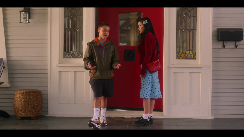 Nike White Socks in Boo, Bitch S01E03 Payback's a Bitch (1)