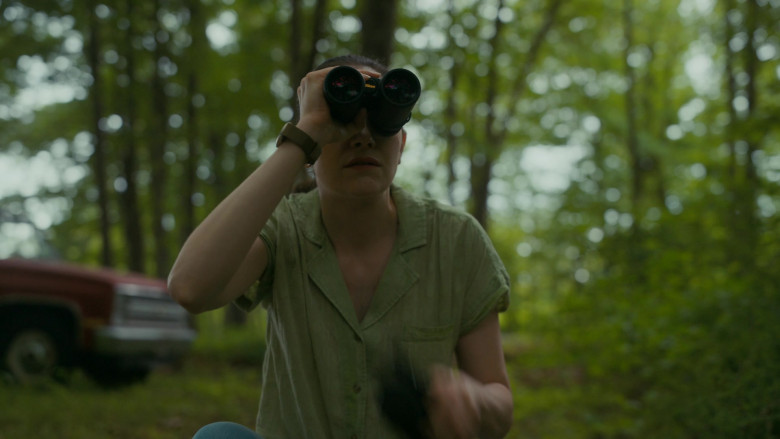 Nikon Binocular in Paper Girls S01E03 Blue Tongues Don't Lie (2022)