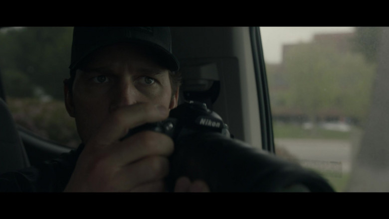 Nikon Camera Used by Chris Pratt as Lt. Commander James Reece in The Terminal List S01E02 Encoding (2022)