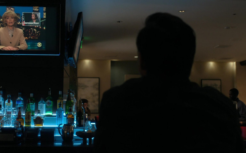 Old Forester Bourbon, J&B Scotch Whisky, Bombay Sapphire Gin, Martini, Cutty Sark, Chivas Regal in For All Mankind S03E06 "New Eden" (2022)