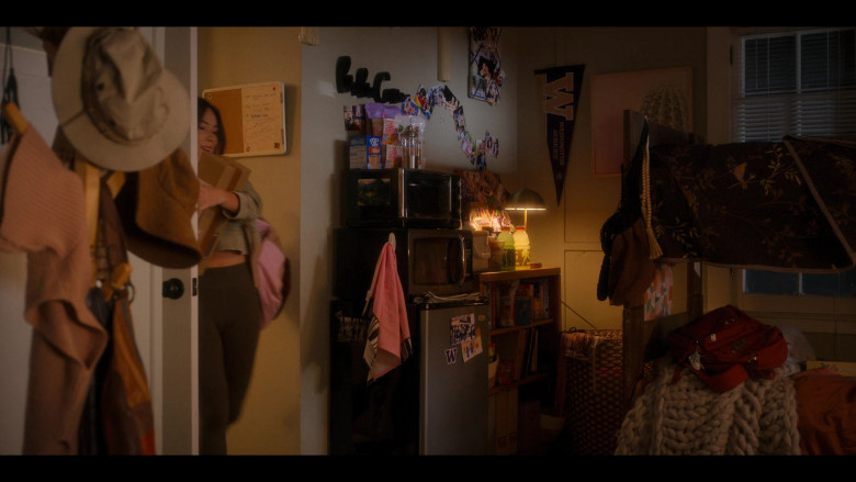 Pop-Tarts Toaster Pastries and Nissin Cup Noodles in Boo, Bitch S01E08 Bitch, Bye (2022)