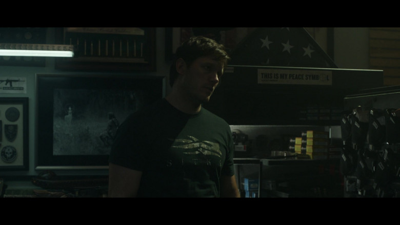 SITKA Gear T-Shirt Worn by Chris Pratt as Lt. Commander James Reece in The Terminal List S01E02 Encoding (2022)