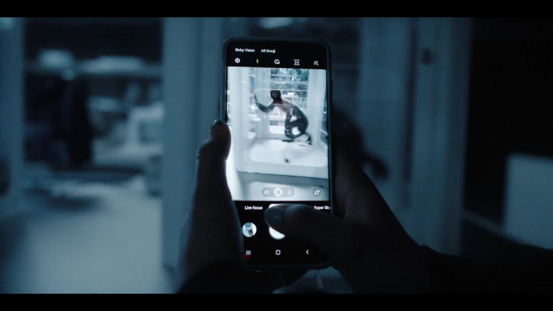 Samsung Bixby Vision App in Resident Evil S01E01 Welcome to New Raccoon City (1)