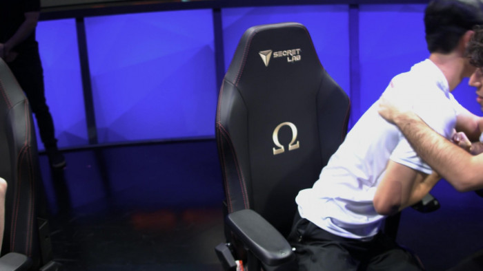 Secretlab Gaming Chairs in Players S01E09 Finals (1)