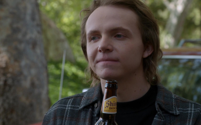 Shiner Bock Beer in For All Mankind S03E04 "Happy Valley" (2022)