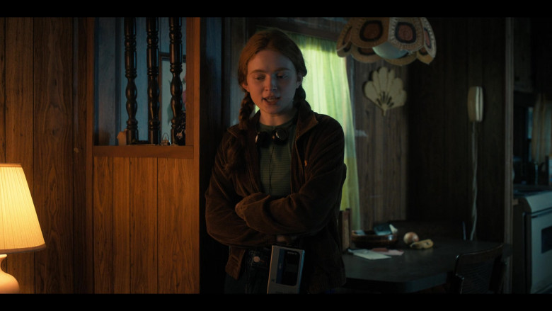 Sony Walkman Cassette Player Used by Sadie Sink as Max Mayfield in Stranger Things S04E08 Chapter Eight Papa (2)