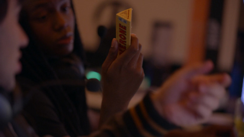 Toblerone Chocolate in Players S01E07 Playoffs (3)