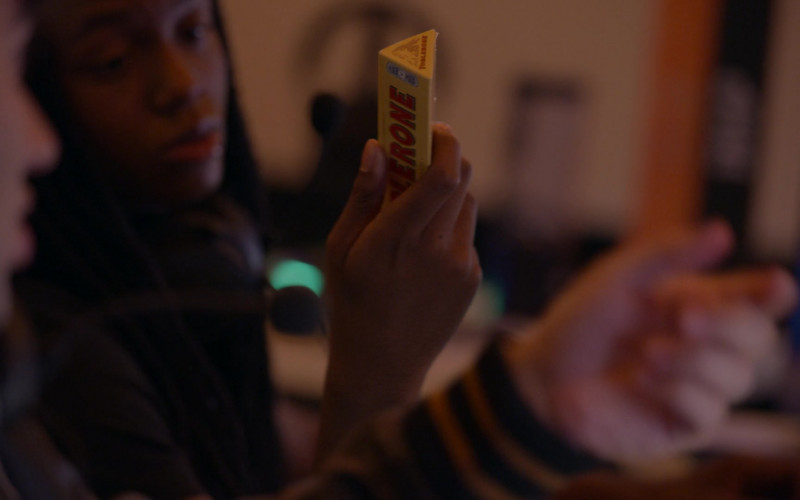 Toblerone Chocolate in Players S01E07 Playoffs (3)