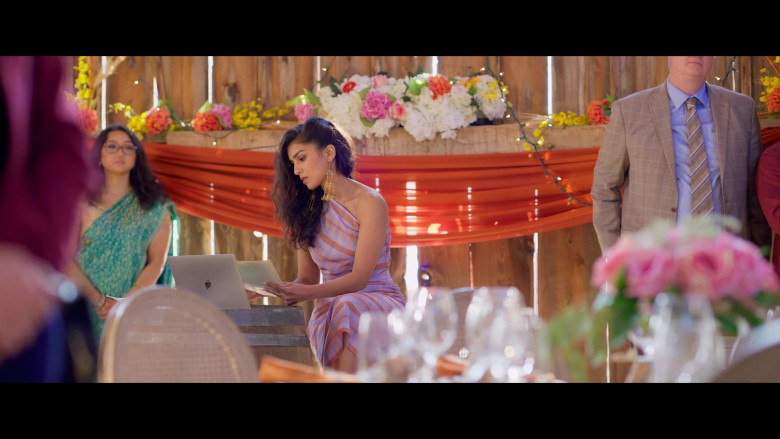 Apple MacBook Laptops in Wedding Season (3)