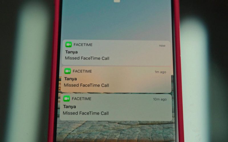 Apple iPhone and FaceTime App in Loot S01E09 Cahoga Lake (2022)