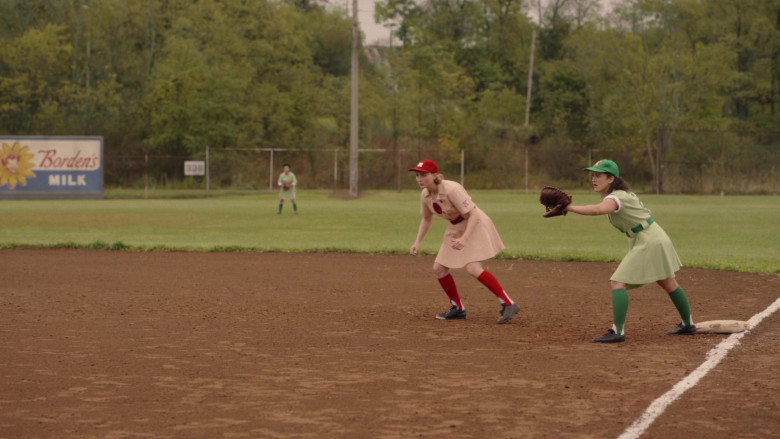 Borden's Milk Billboard in A League of Their Own S01E04 Switch Hitter (2022)