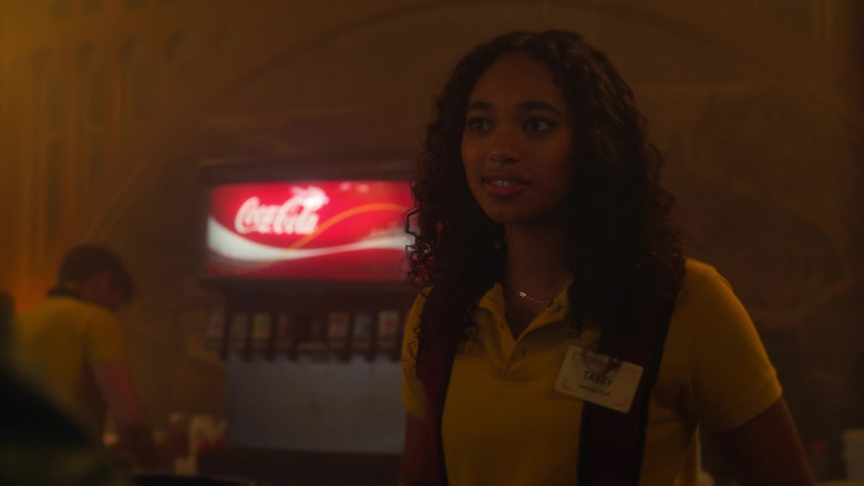 Coca-Cola Drinks in Pretty Little Liars Original Sin S01E06 Chapter Six Scars (1)