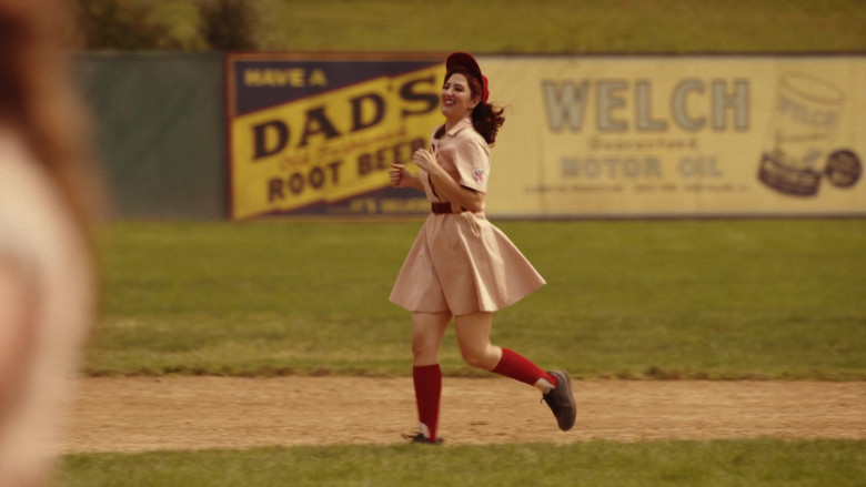 Dad's Root Beer Billboard in A League of Their Own S01E06 Stealing Home (2)