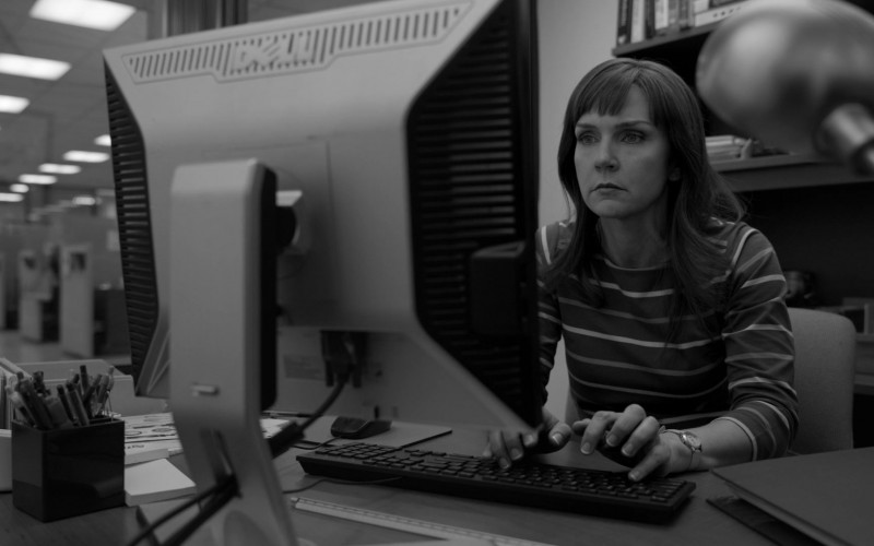 Dell Computer Monitor Used by Rhea Seehorn as Kim Wexler in Better Call Saul S06E12 Waterworks (1)